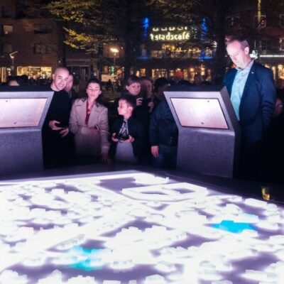 ‘Terwijl het maatschappelijk debat verhardt, gaat samenleven in een superdiverse wijk vaak als vanzelf’