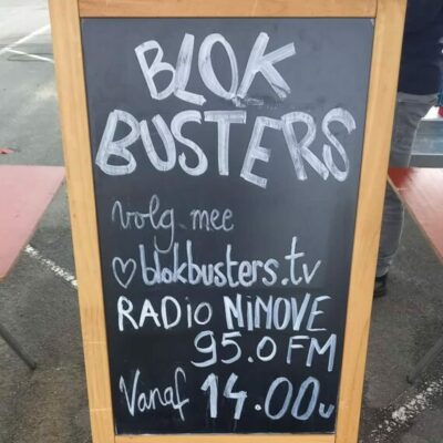 Buurtwerk In Pollarewijk Gaat Van Start Met Radio- En Tv-show ‘De Blokbusters’