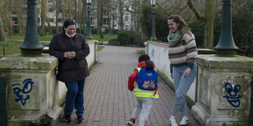 Brugfiguren zijn dé schakel tussen school, welzijnsdiensten, het gezin en de buurt