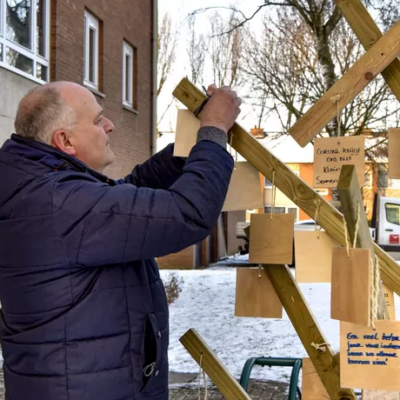 Wensboom brengt buurtbewoners Melkaderlaan bij elkaar