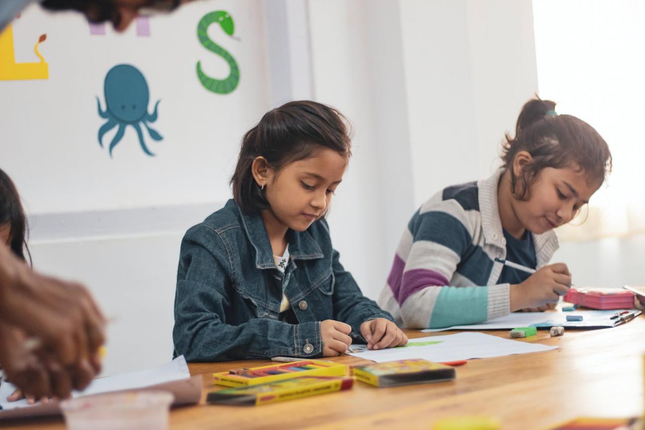 Start niet met pre teaching als een pak leerlingen uit de boot dreigen te vallen.