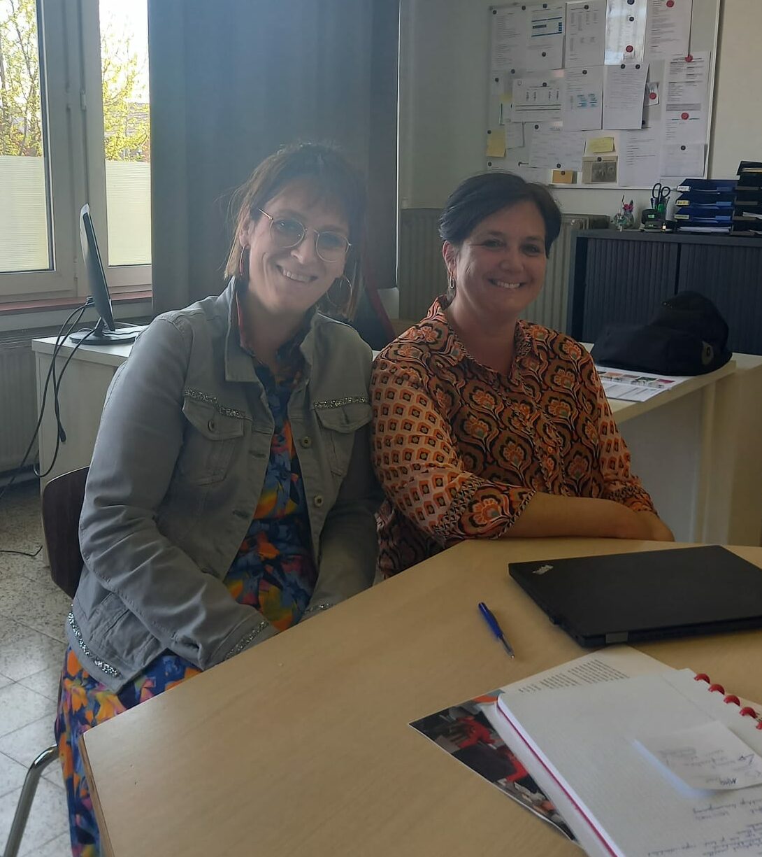 zorgcoördinatoren Barbara en Veronique in de Sint-Gertrudisschool, Landen
