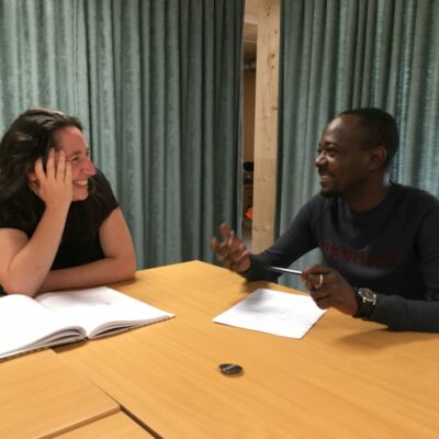 Opbouwwerkers Sara en Ousmane