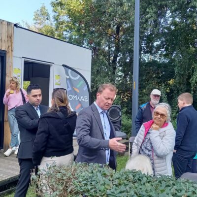 Bewoners Scandinaviëstraat en politici in dialoog over buslijn en woonkosten