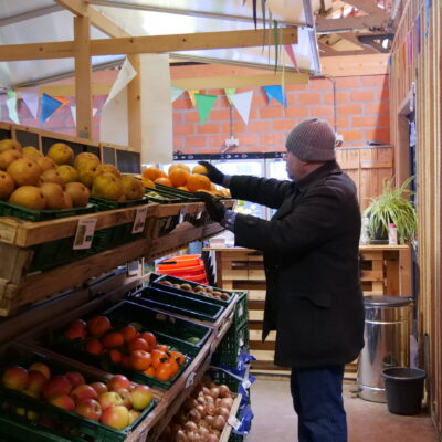 Vrijwilliger | Warme winkelmedewerker in Het Perron