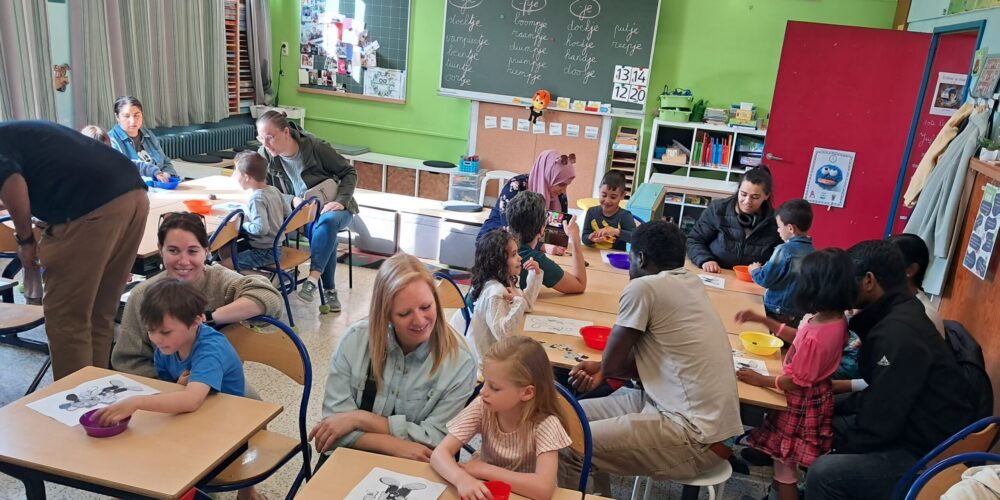 ouder en kind in de klas