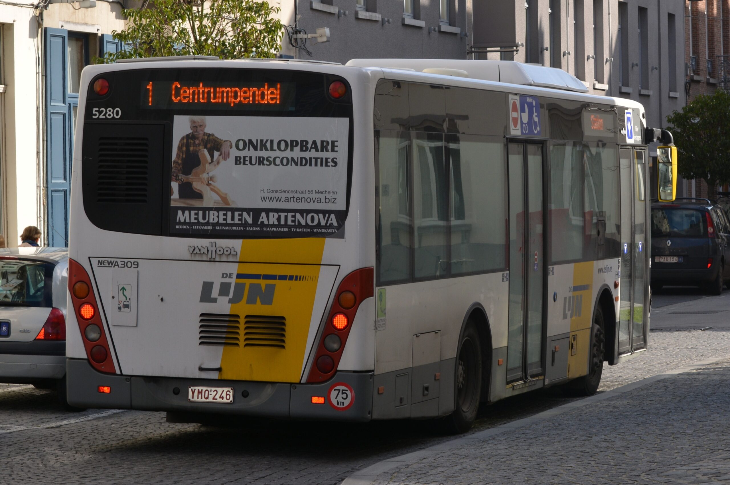 Een bus van De Lijn