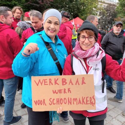 Opbouwwerker Zehra en een deelnemer aan het project Belangenbond.